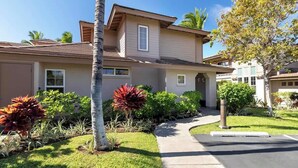 Exterior - Pools/Hot tub, BBQ area, Beach gear, Views, Tennis (Waikoloa Village)