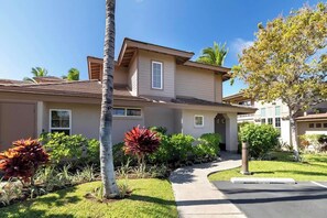 Exterior - 2BR townhouse with pools, hot tub & BBQ (Waikoloa Village)