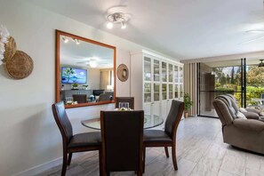 Interior - Tropical condo with pools, lanai & BBQ (Waikoloa Village)