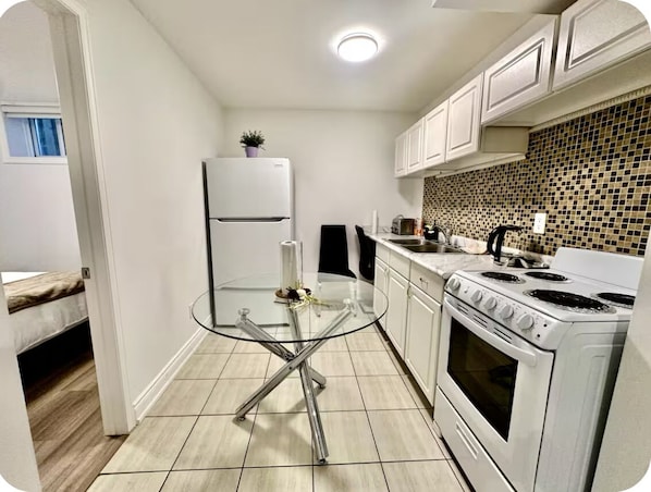 Fridge, microwave, oven, stovetop