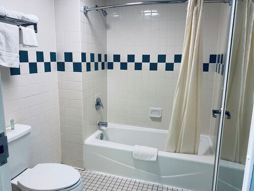 Excel Inn & Suites