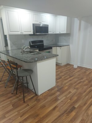 Microwave, oven, stovetop - 2 Bedroom Basement Apartment For Rent.  (Vaughan)