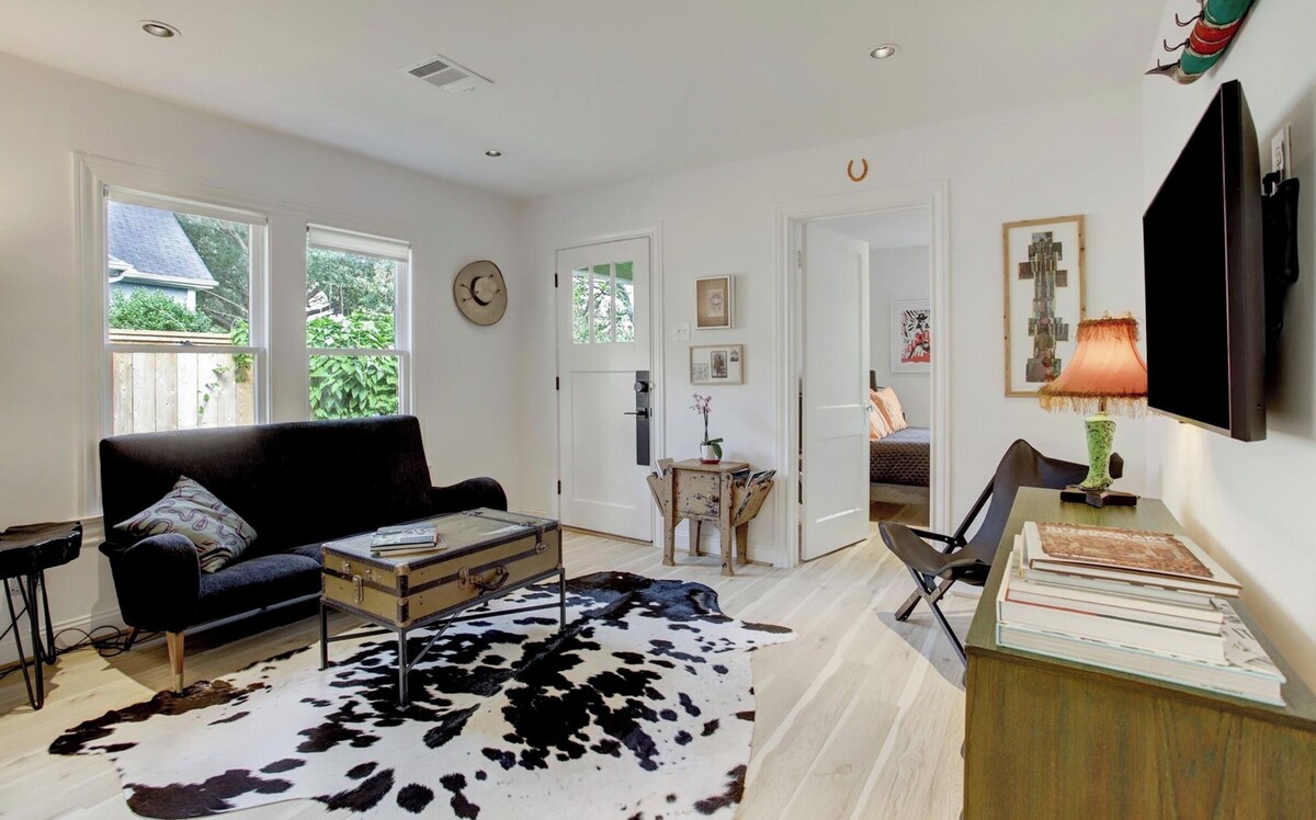 Photo 9 of Dog Friendly Cottage Near Eats and Treats