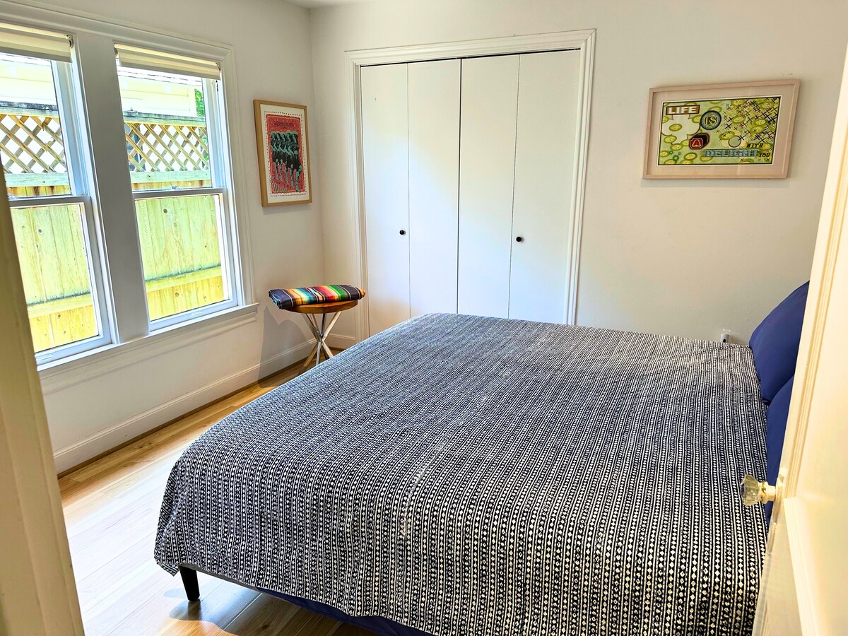 Photo 6 of Dog Friendly Cottage Near Eats and Treats