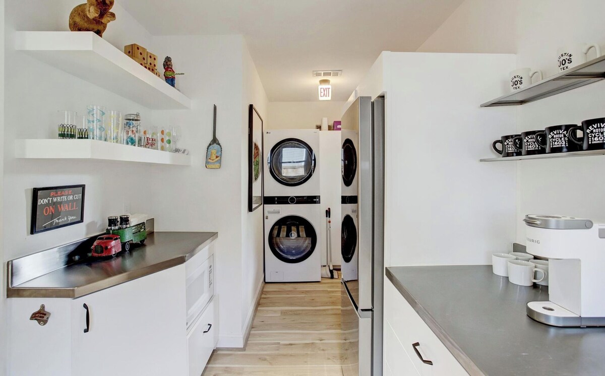 Photo 16 of Dog Friendly Cottage Near Eats and Treats