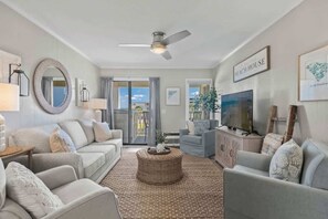 Smart TV, offices - Ocean View Condo-Balcony, Pool, Beach Access, W&D (Myrtle Beach)