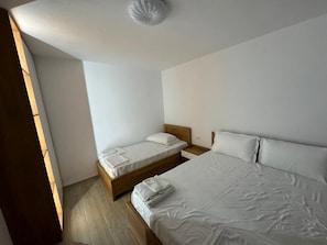 1 habitación, wifi y ropa de cama