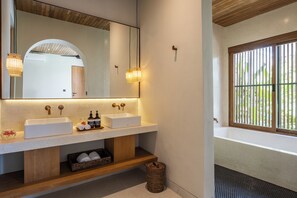 Hair dryer, towels, soap, toilet paper - New Hood Villas Bingin 3BDR Luxury Villa (Bali)