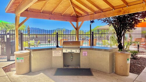 [NEW] spacious, whole house with swimming pool, hot tub, grill, gym, various 