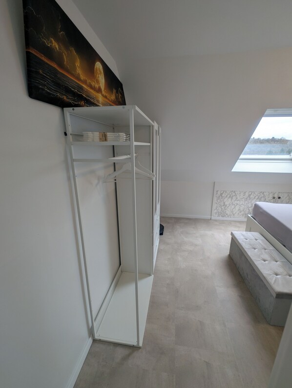 1 bedroom, travel cot, free WiFi, bed sheets