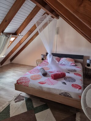 2 bedrooms, iron/ironing board, travel crib, free WiFi