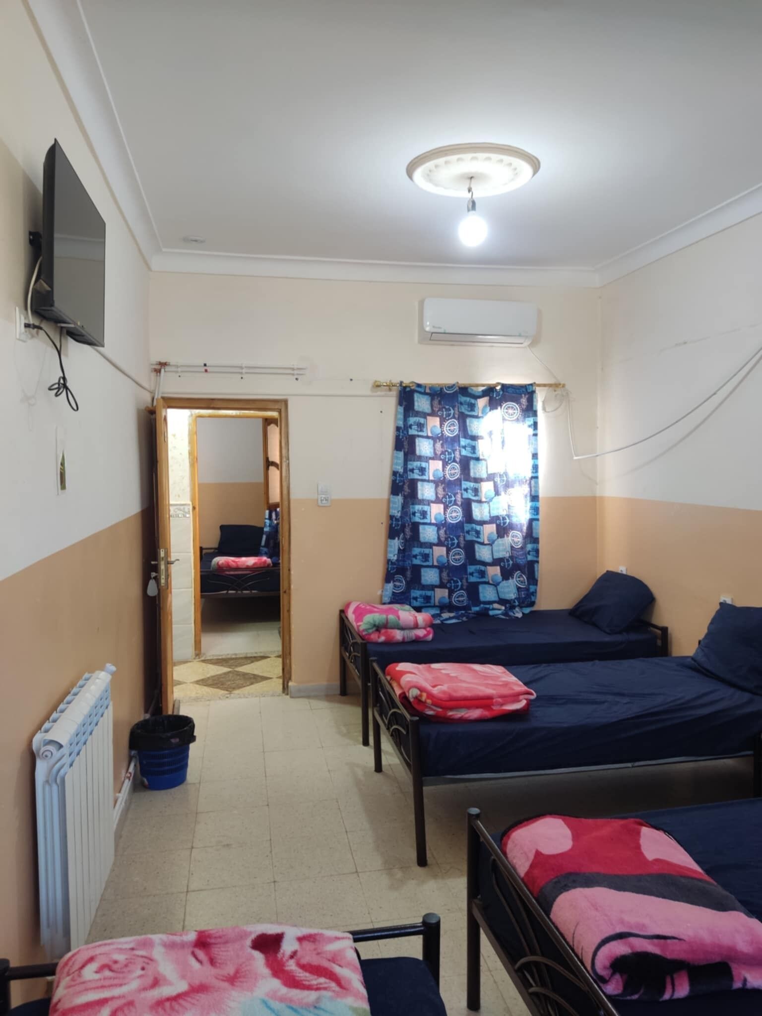 Kamar Quadruple Basic | Wi-Fi gratis