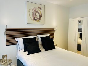 1 bedroom, iron/ironing board, free WiFi, bed sheets - Spacious 1 Bedroom Apartment in St Albans (St Albans)