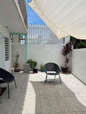 Terrace/patio - Surfers/backpackers Paradise (Dorado)