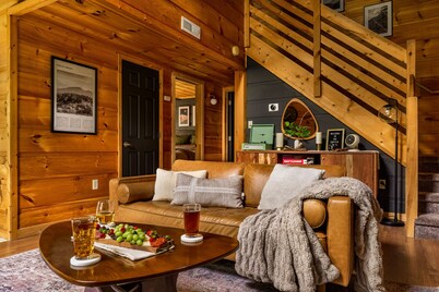 The Copper Bird Cabin