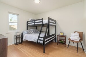 2 bedrooms, iron/ironing board, WiFi, bed sheets