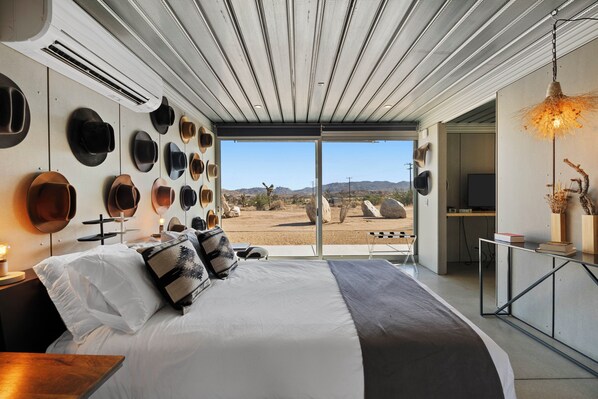 2 bedrooms, desk, iron/ironing board, travel crib