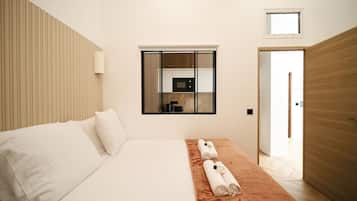 2 chambres, bureau, fer et planche Ă repasser, lit parapluie