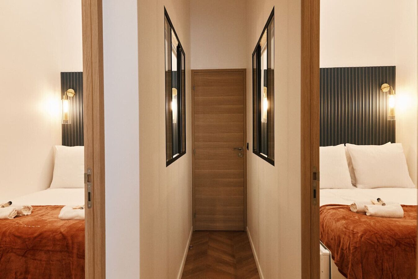 2 chambres, bureau, fer et planche à repasser, lit parapluie