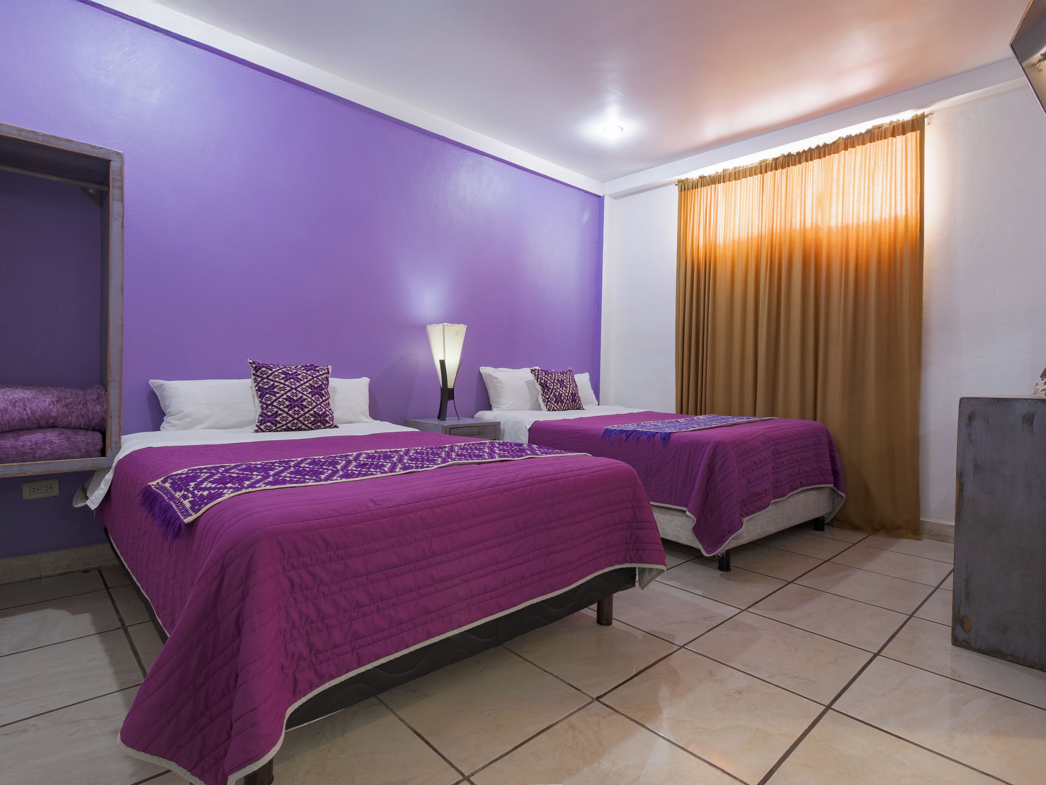 7 bedrooms, WiFi, bed sheets