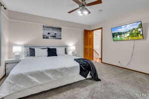 4 bedrooms, desk, iron/ironing board, travel crib