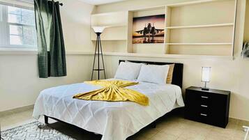 4 bedrooms, desk, iron/ironing board, travel crib