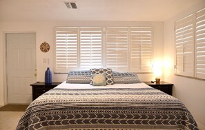 2 bedrooms, desk, iron/ironing board, free WiFi - SF Enjoy Sunset with Dolphin & Manatee (Hudson)