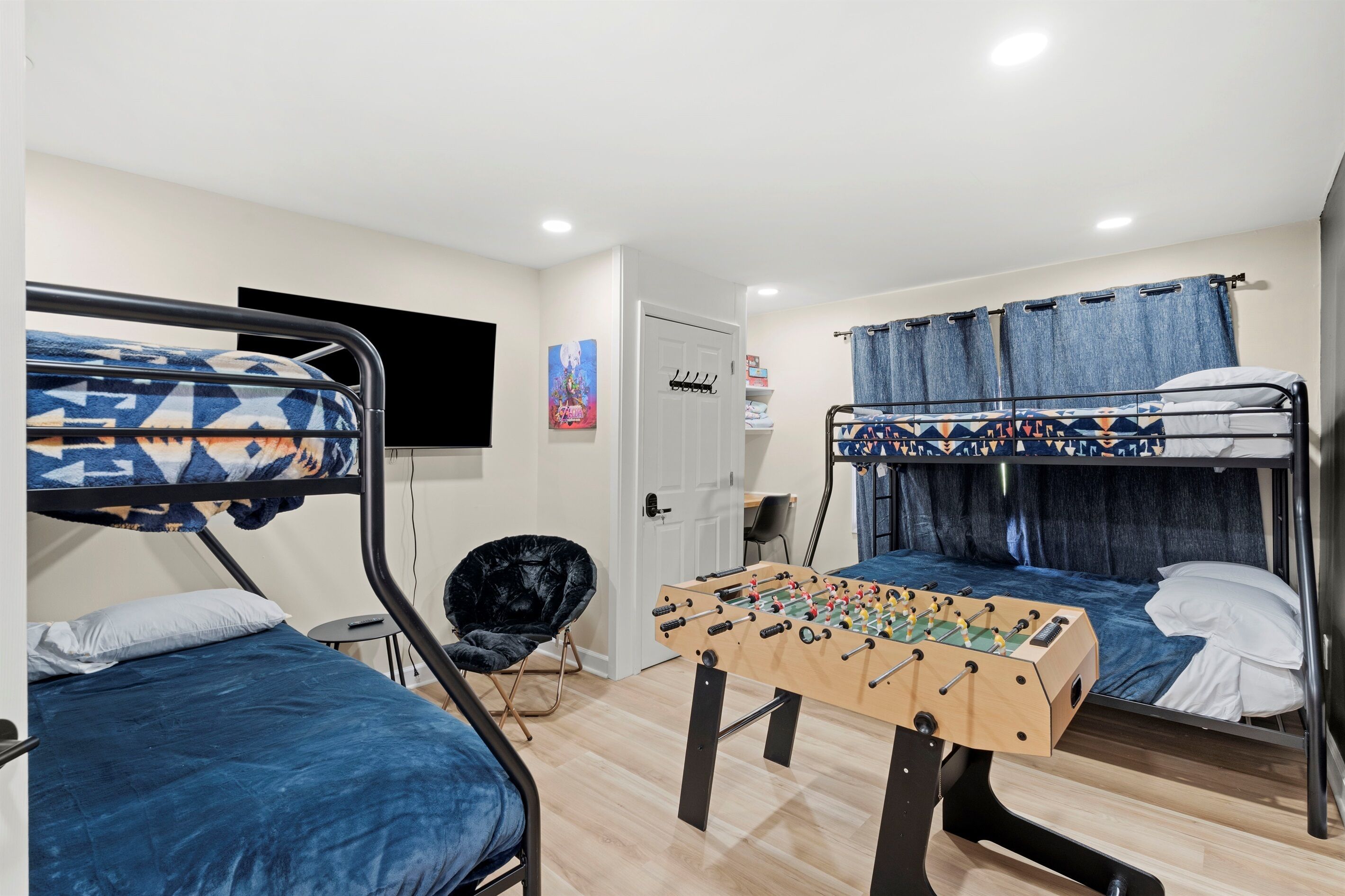 4 Schlafzimmer, Schreibtisch, Bügeleisen/Bügelbrett, Reisekinderbett