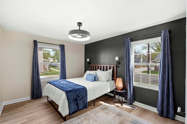 4 bedrooms, desk, iron/ironing board, travel crib