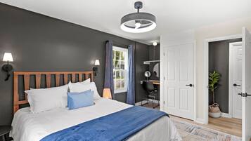 4 Schlafzimmer, Schreibtisch, Bügeleisen/Bügelbrett, Reisekinderbett