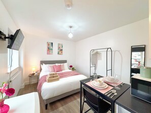 1 bedroom, iron/ironing board, WiFi, bed sheets