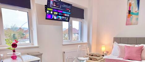 1 chambre, fer et planche à repasser, Wi-Fi, draps fournis