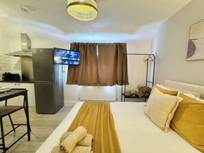 1 bedroom, iron/ironing board, WiFi, bed sheets