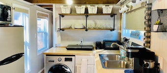 3-bedroom Tiny House on Wheels b/w Flagstaff & Grand Canyon