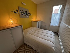 3 chambres, fer et planche à repasser, Wi-Fi gratuit