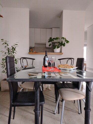 House with pool Mendoza. B° priv apt for pets. 6m aerop and 12m downtown by car.