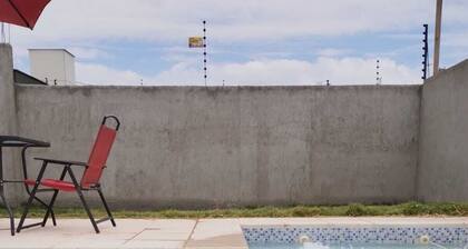 House with pool Mendoza.priv B° suitable for pets. 6m aerop and 12m ctro by car.