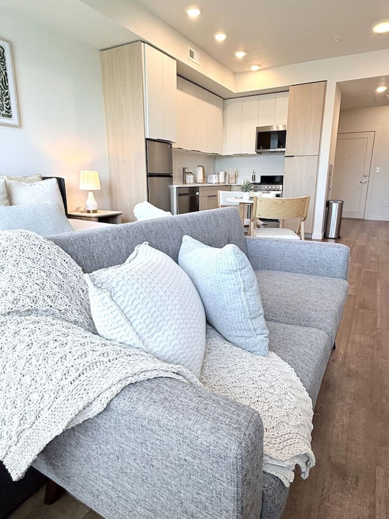 Televisión y oficina 