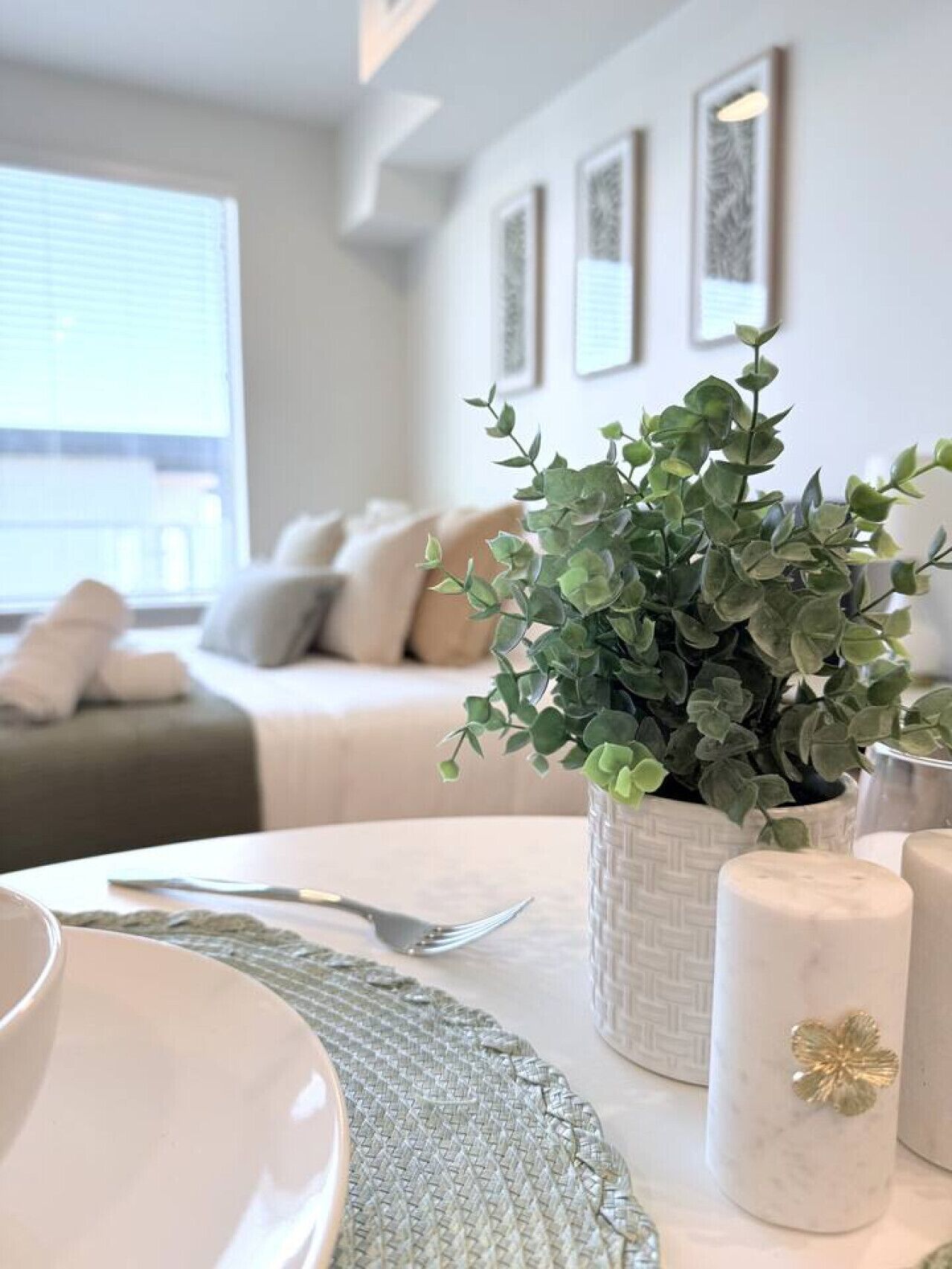 1 habitación, escritorio, tabla de planchar con plancha y wifi 