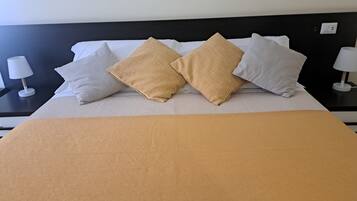 Comfort-Doppelzimmer | Zimmersafe, Schreibtisch, laptopgeeigneter Arbeitsplatz