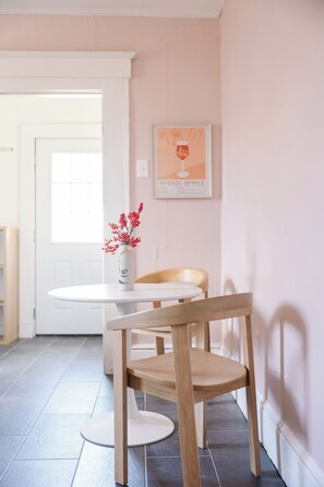 Dining - Savannah Stay with Style 3BR, Walk to Everything! (Savannah)