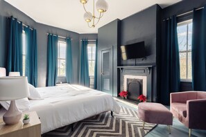 3 bedrooms, desk, free WiFi, bed sheets - Savannah Stay with Style 3BR, Walk to Everything! (Savannah)