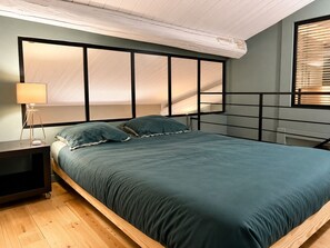 WiFi, bed sheets