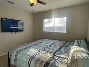 5 bedrooms, iron/ironing board, WiFi, bed sheets