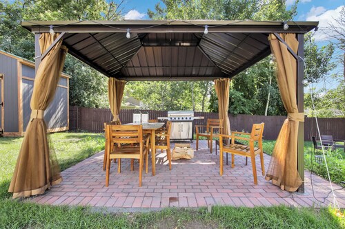 Chef's Kitchen and Hot Tub at Nymph's Haven