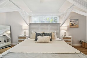 3 chambres, bureau, fer et planche à repasser, lit parapluie