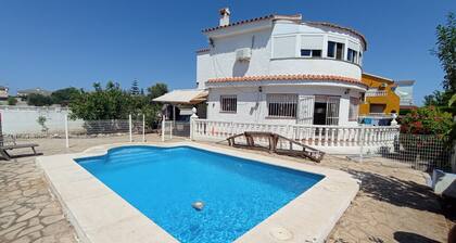 Villa Jordi - Chalet con piscina privada en Vinaròs - Ref. 925