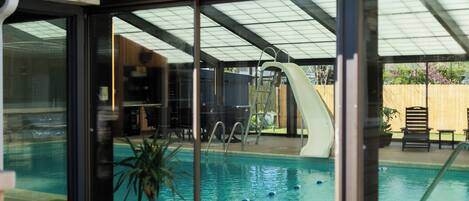 Piscine couverte, piscine chauffée