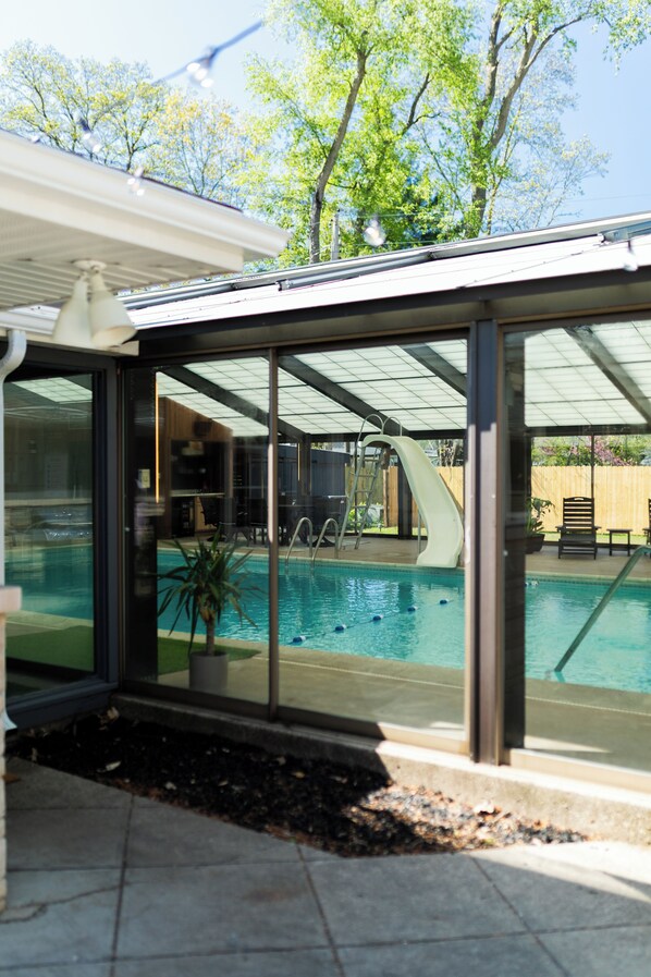 Innenpool, beheizter Pool