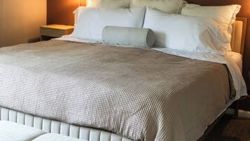 4 slaapkamers, een bureau, een strijkplank/strijkijzer, gratis wifi